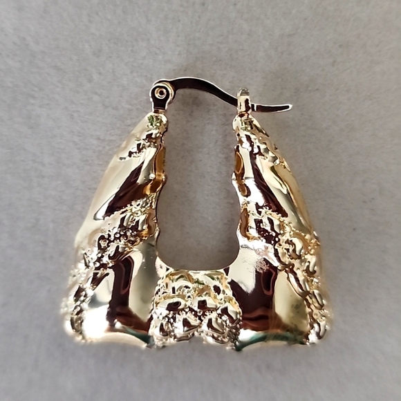 Med Triangle Hoop Earrings Gold Filled - Picture 4 of 9